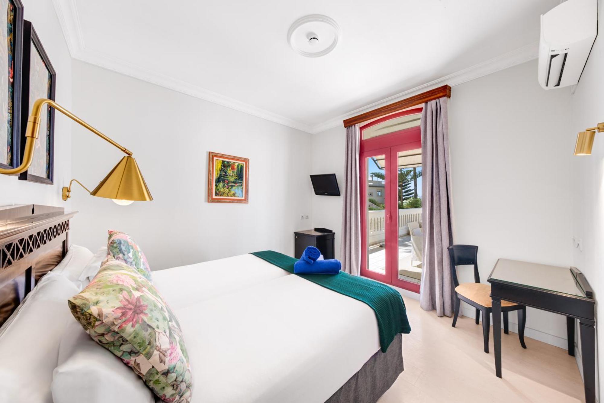 Ciutat Jardi Hotell 4*